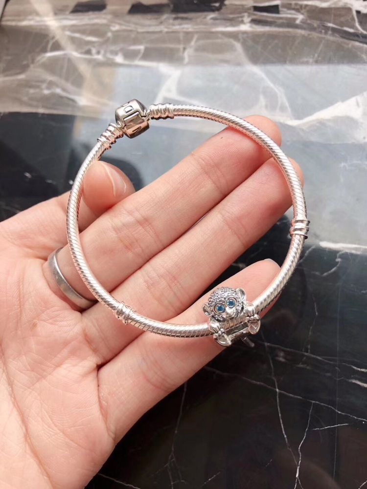 002 Pandora  bracelet
