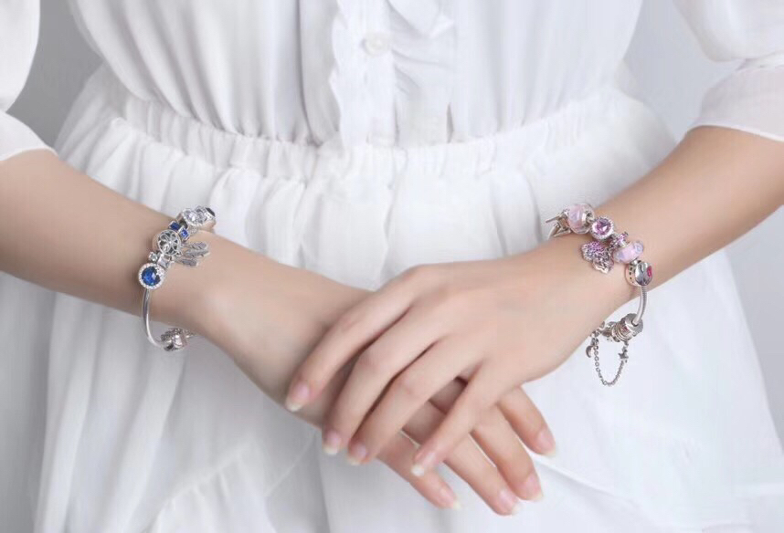 002 Pandora  bracelet