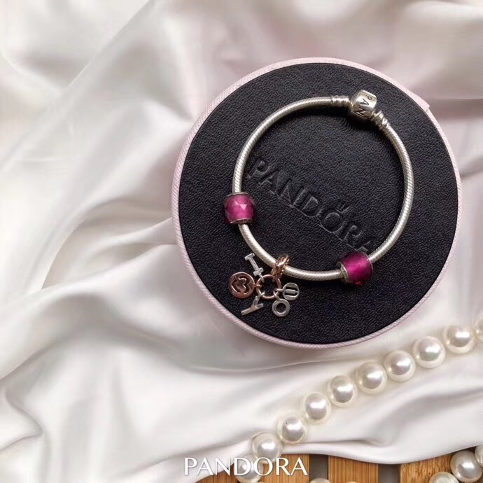 002 Pandora  bracelet