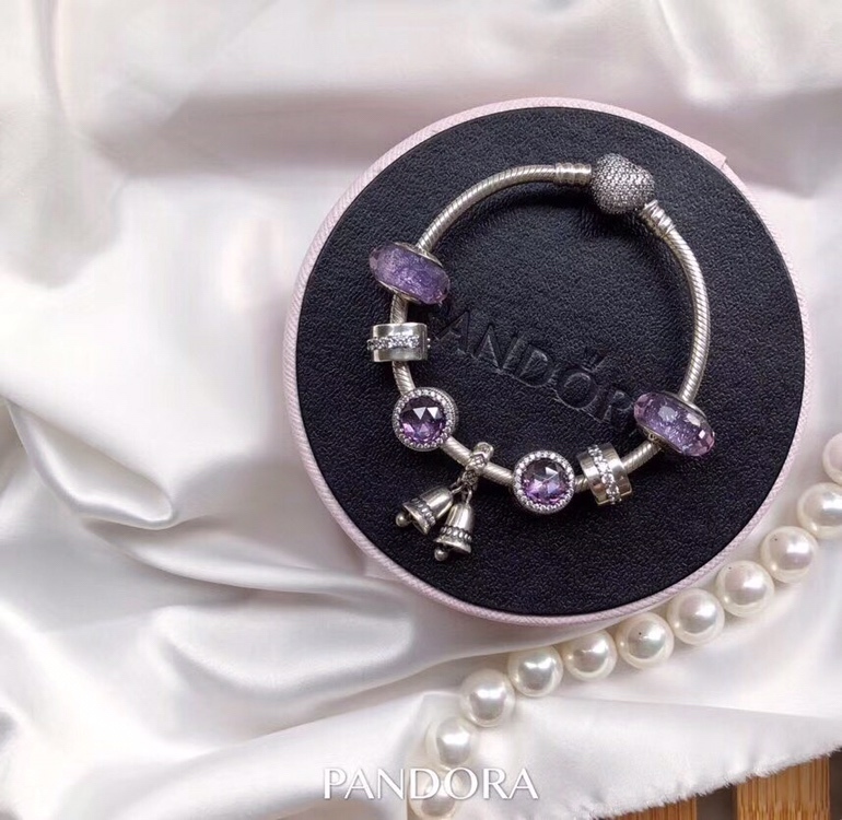 002 Pandora  bracelet