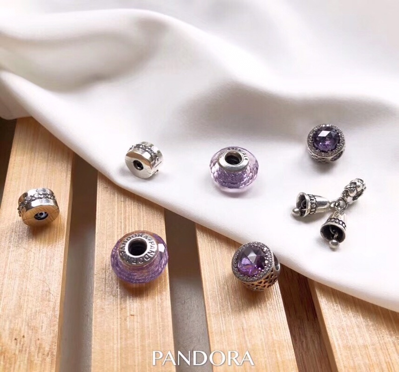 002 Pandora  bracelet