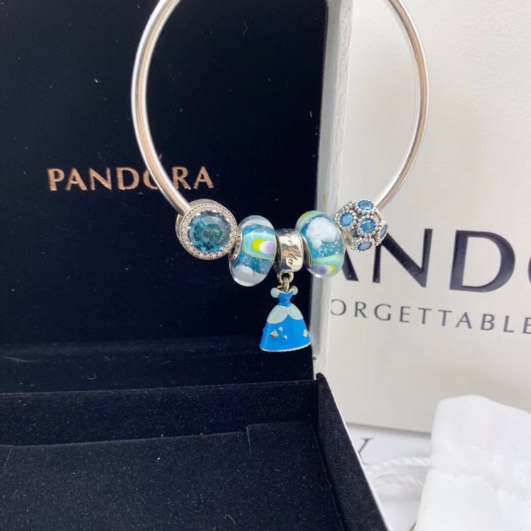 002 Pandora  bracelet