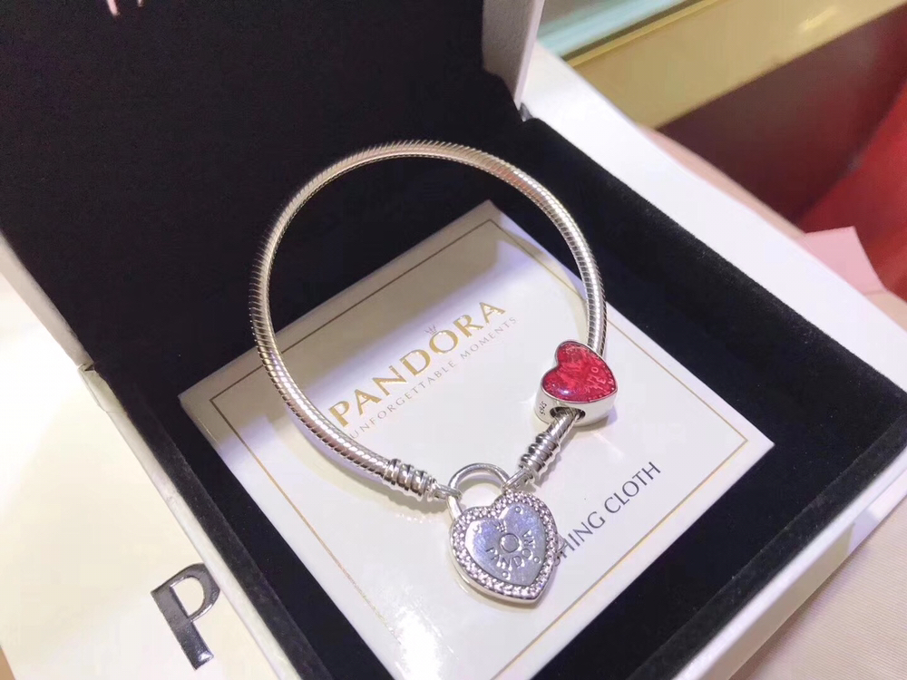 002 Pandora  bracelet