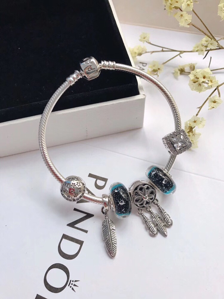 002 Pandora  bracelet