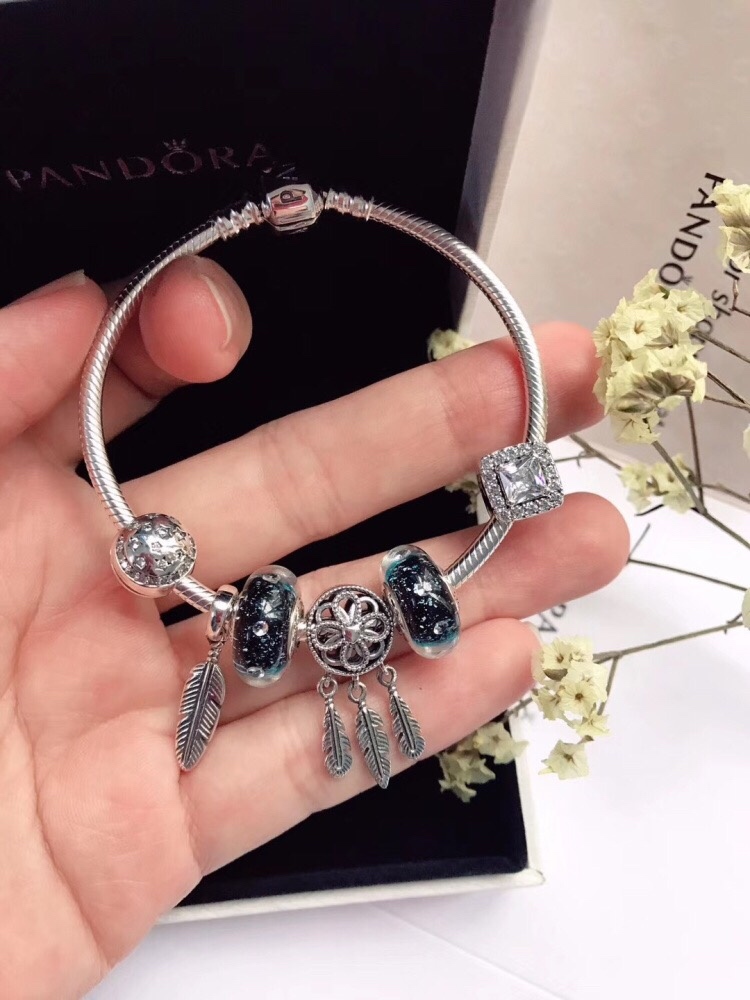 002 Pandora  bracelet