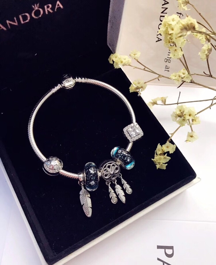 002 Pandora  bracelet
