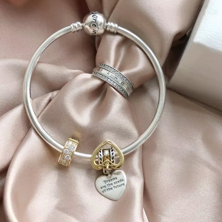 002 Pandora  bracelet