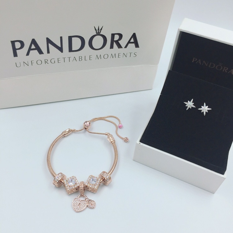 002 Pandora  bracelet