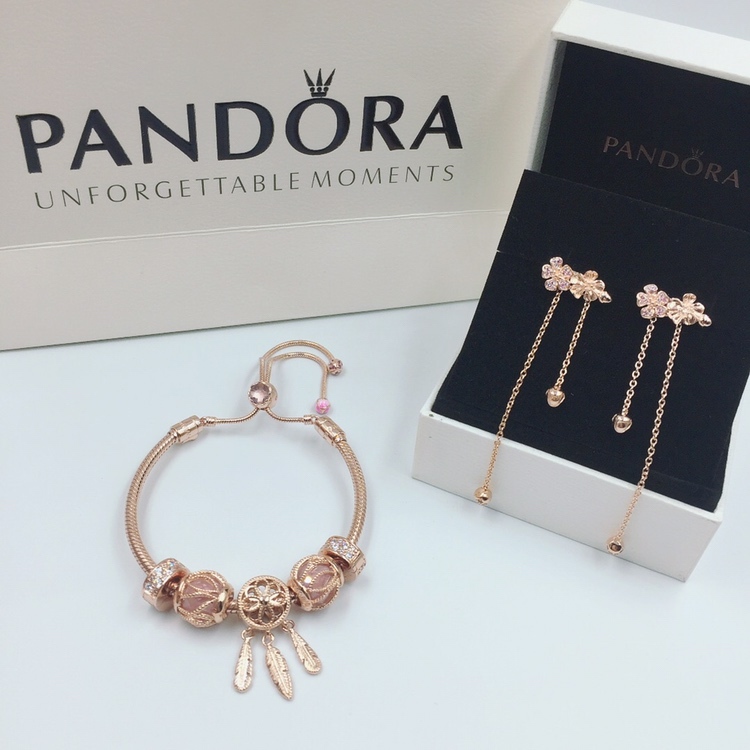 002 Pandora  bracelet