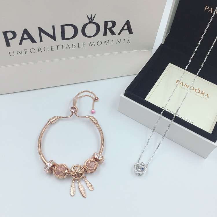002 Pandora  bracelet