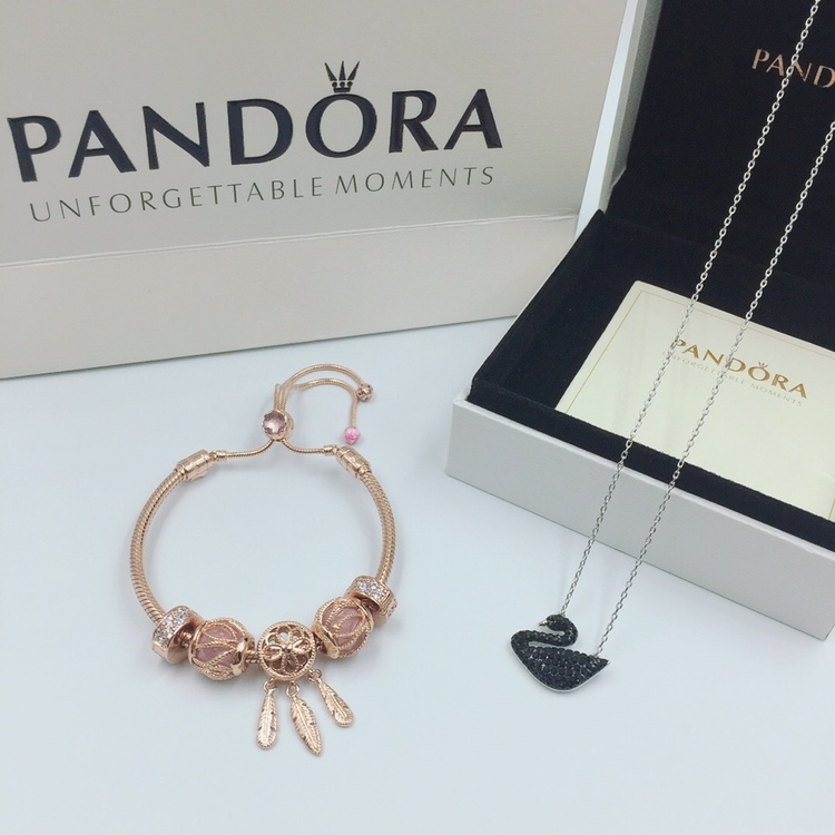 002 Pandora  bracelet