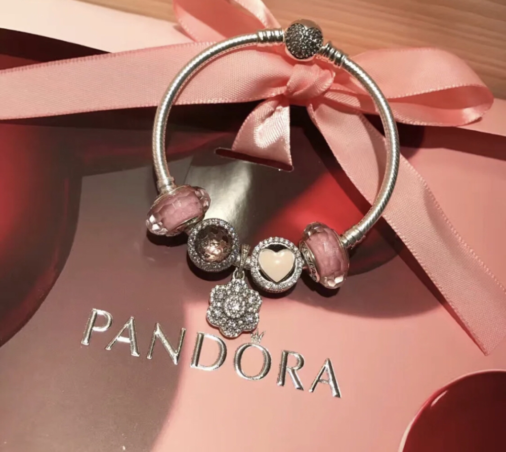 002 Pandora  bracelet
