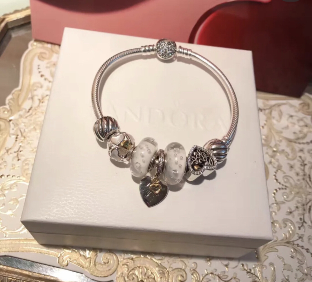 002 Pandora  bracelet