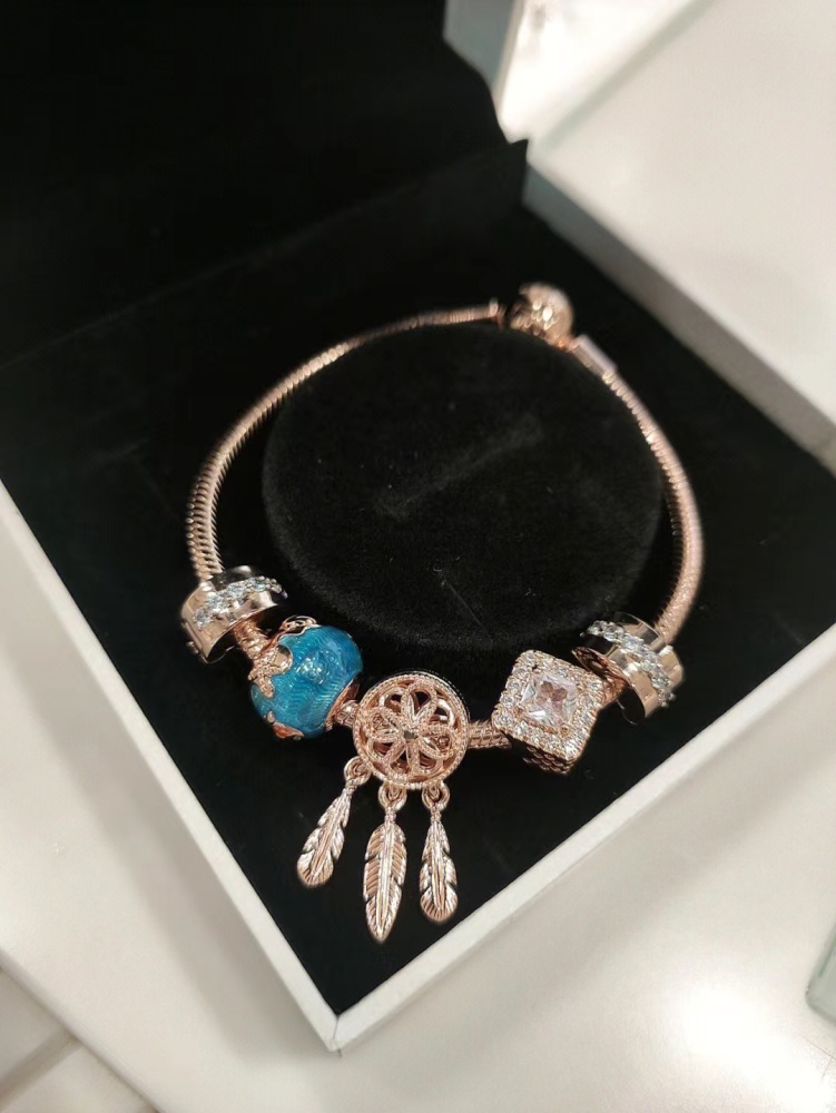 002 Pandora  bracelet