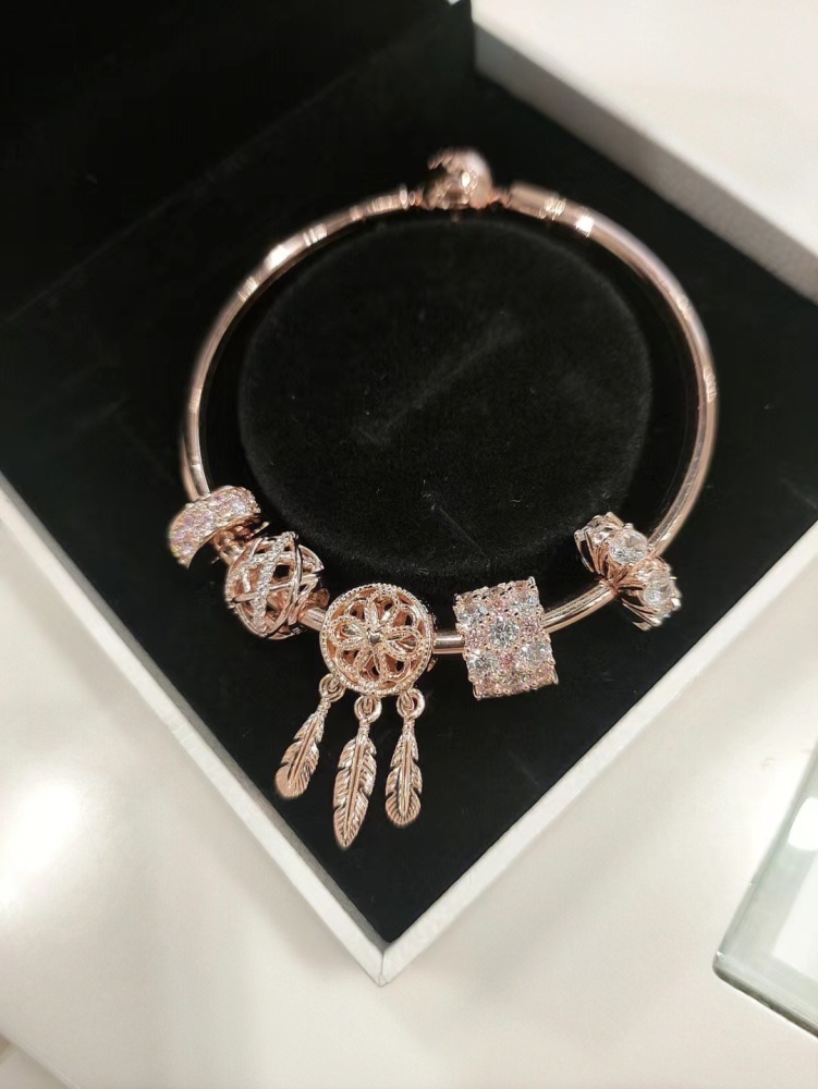 002 Pandora  bracelet