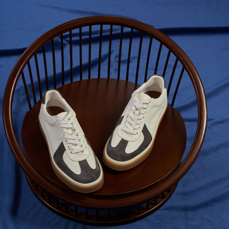 Casual shoes