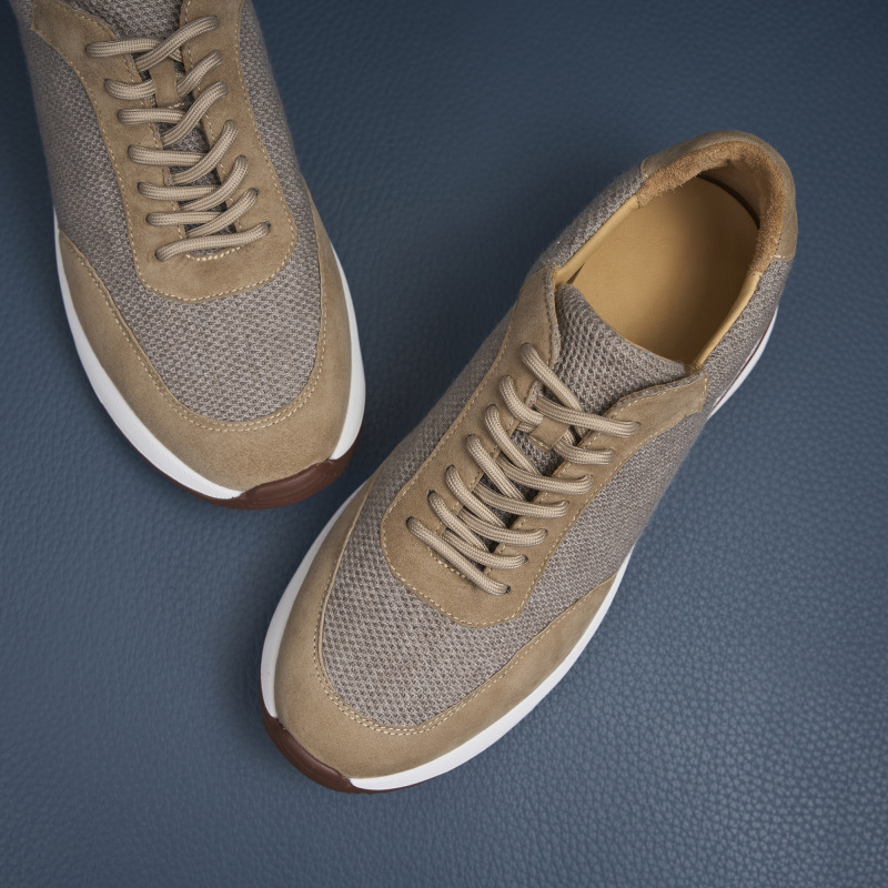 Casual shoes