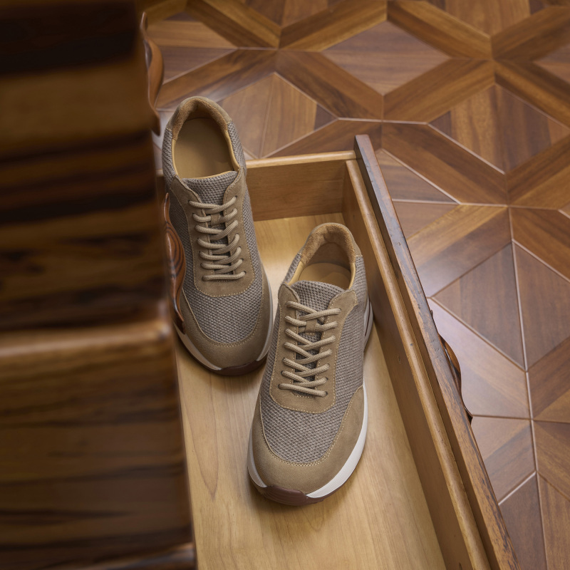 Casual shoes