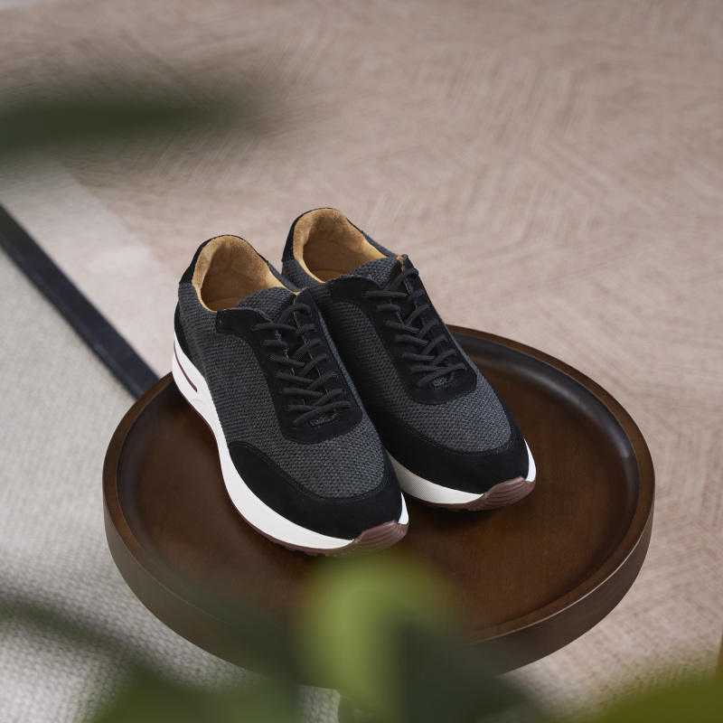Casual shoes