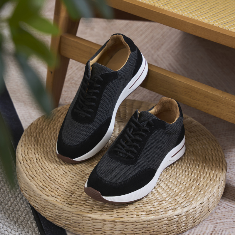 Casual shoes