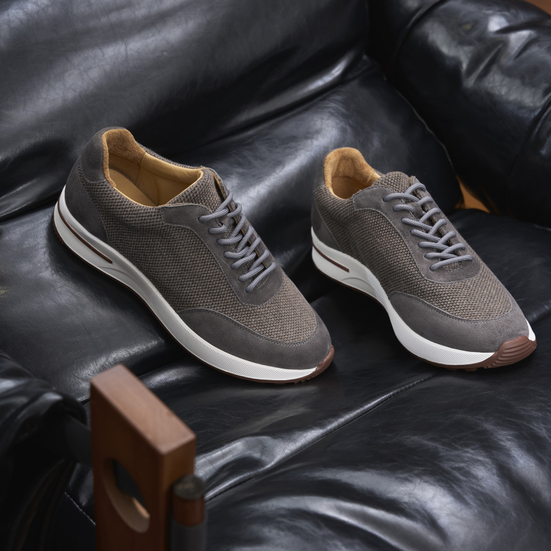 Casual shoes