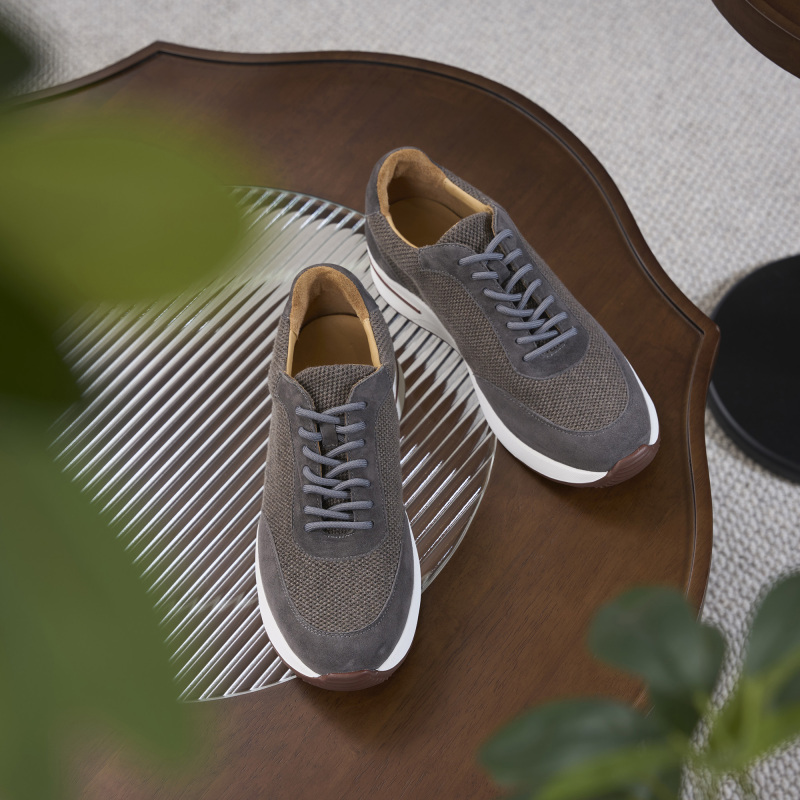 Casual shoes