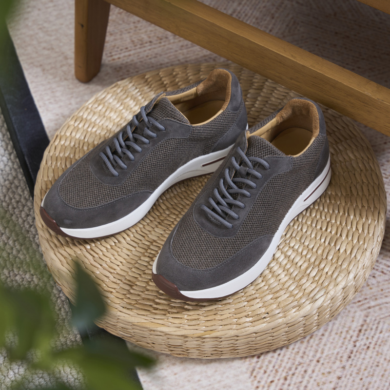 Casual shoes