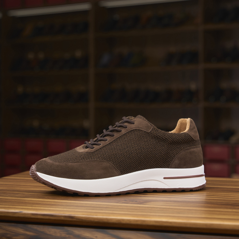 Casual shoes