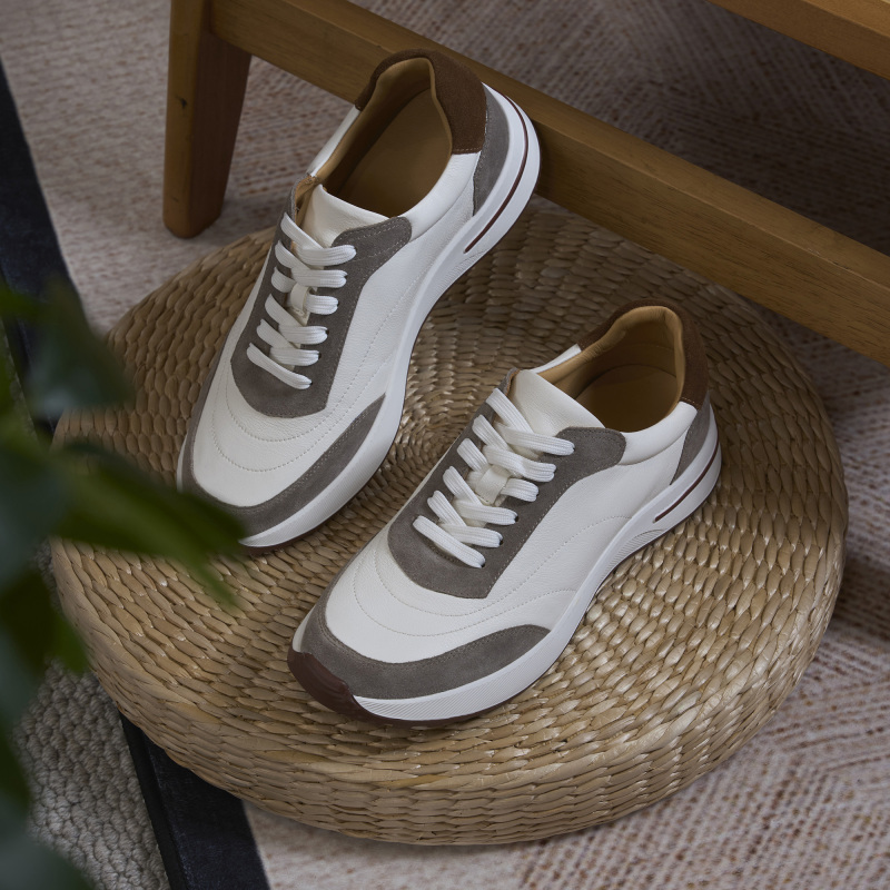 Casual shoes