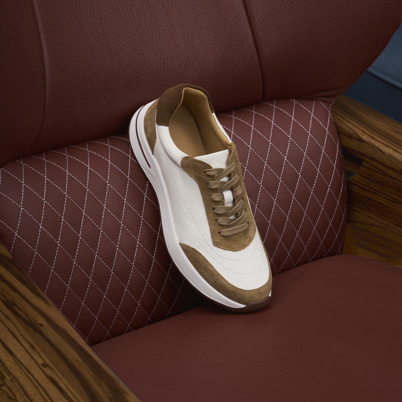 Casual shoes