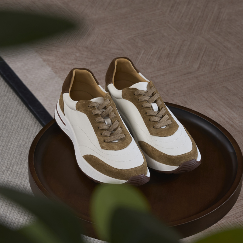 Casual shoes