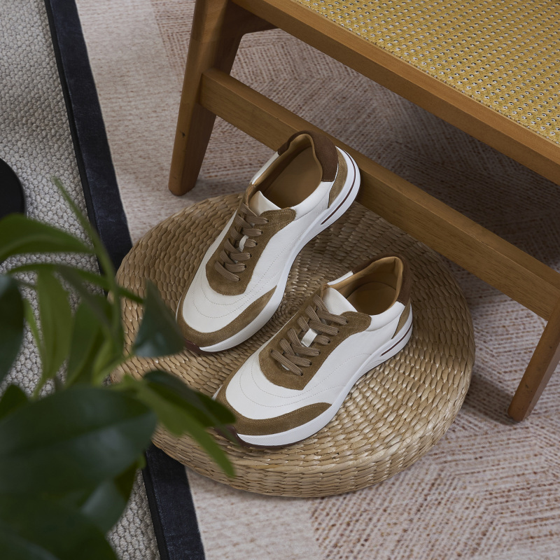 Casual shoes