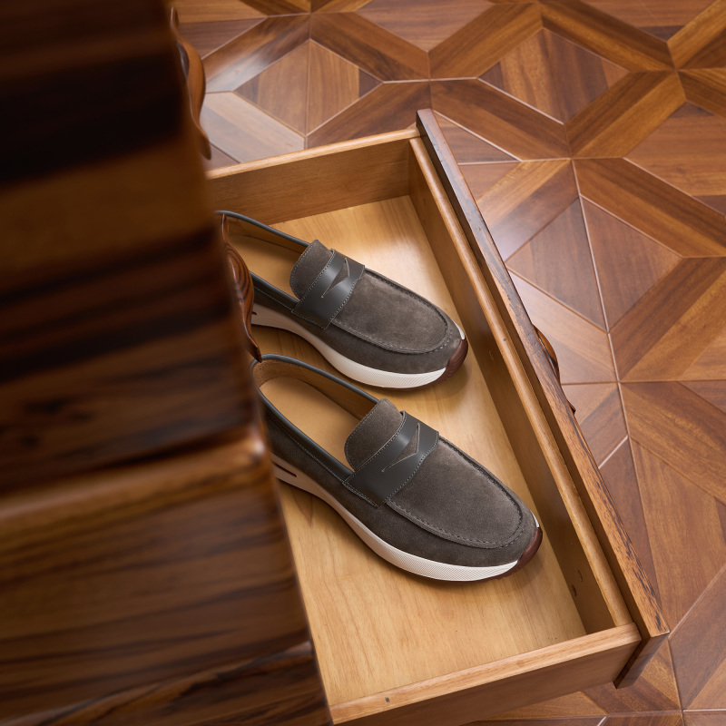 Casual shoes