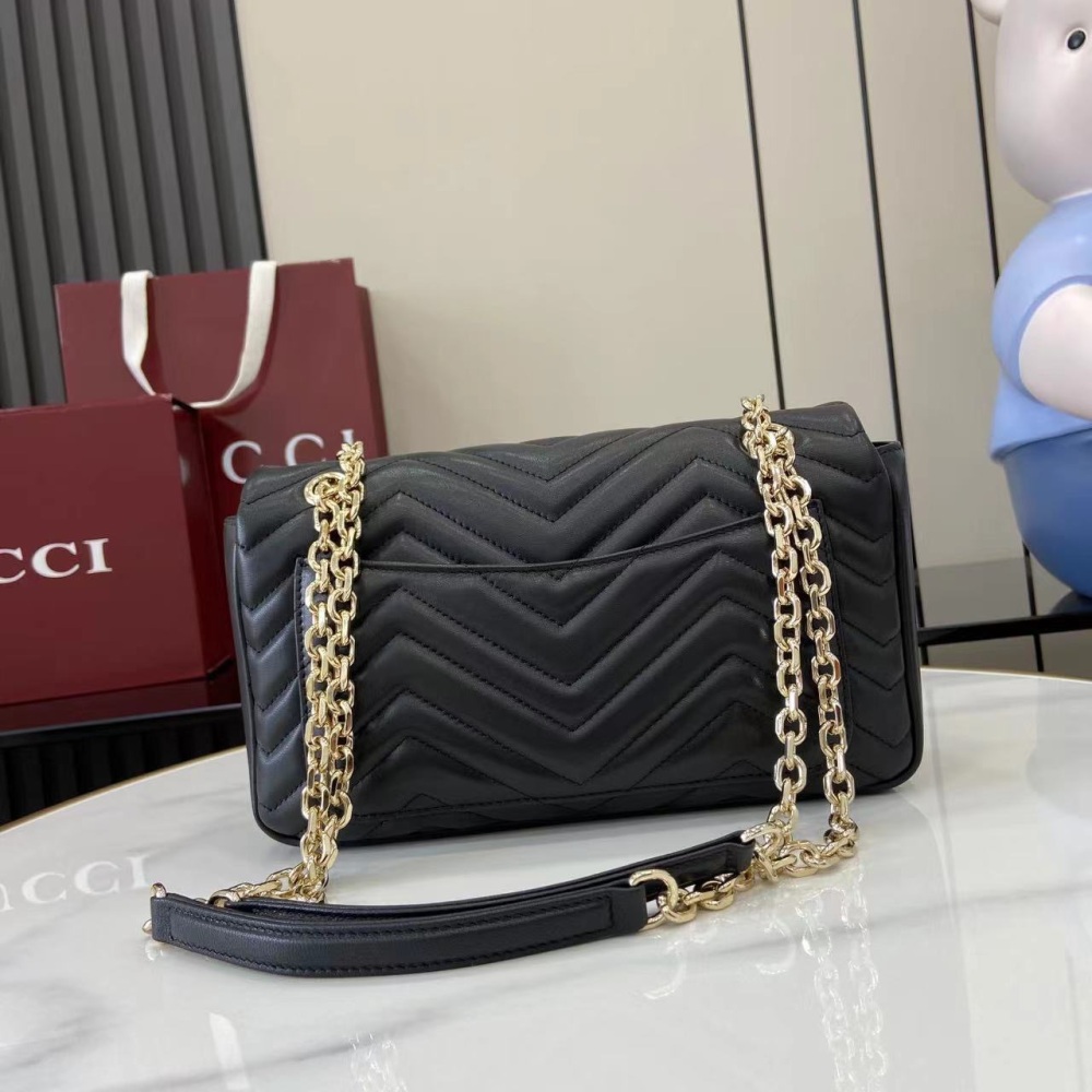 The iconic GG Marmont series of the brand is ingeniously integrated with double G shaped accessories and sectional chain straps