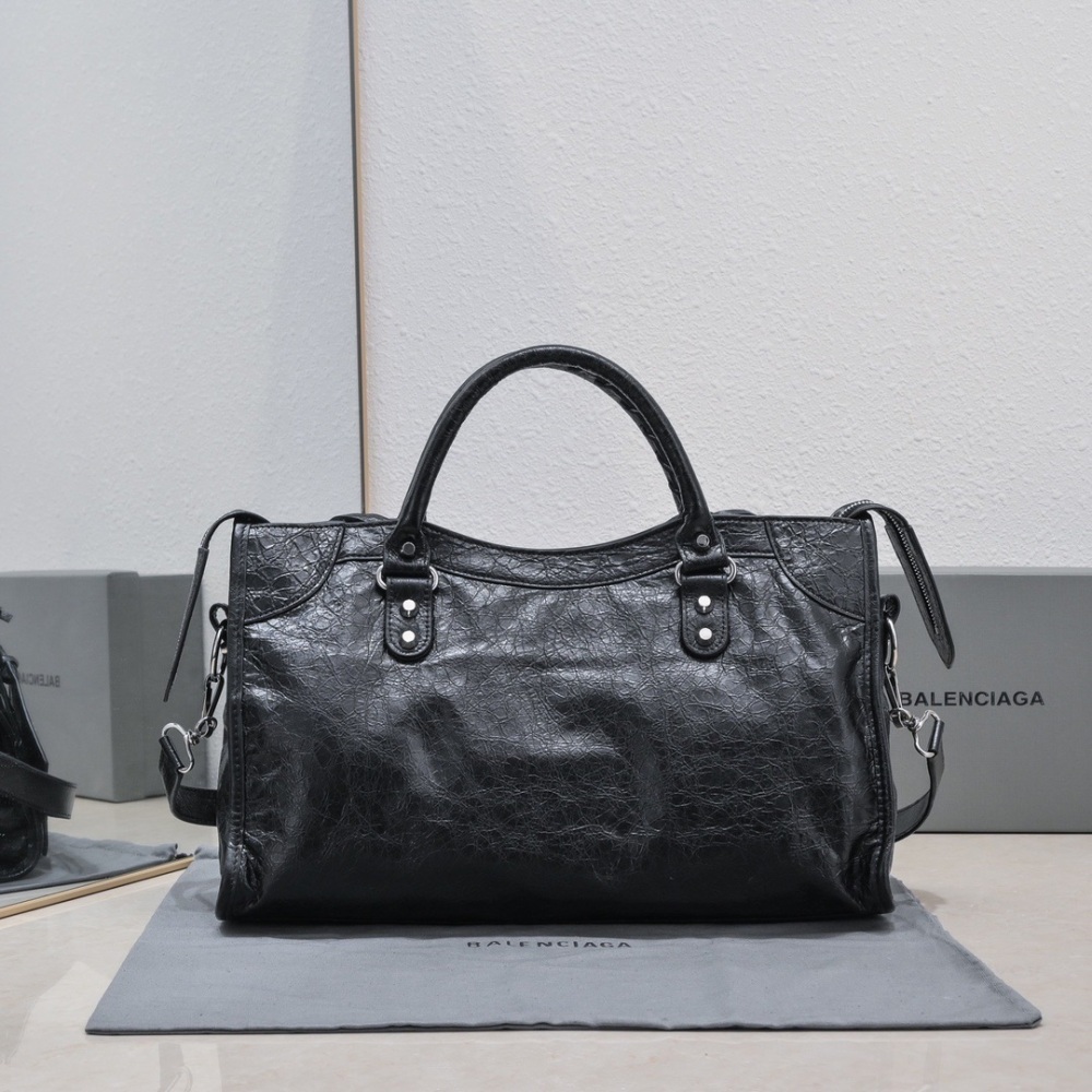 BALENCIAGA LE CITY era tears, the most iconic handbag le city series 2024, this series returns strongly