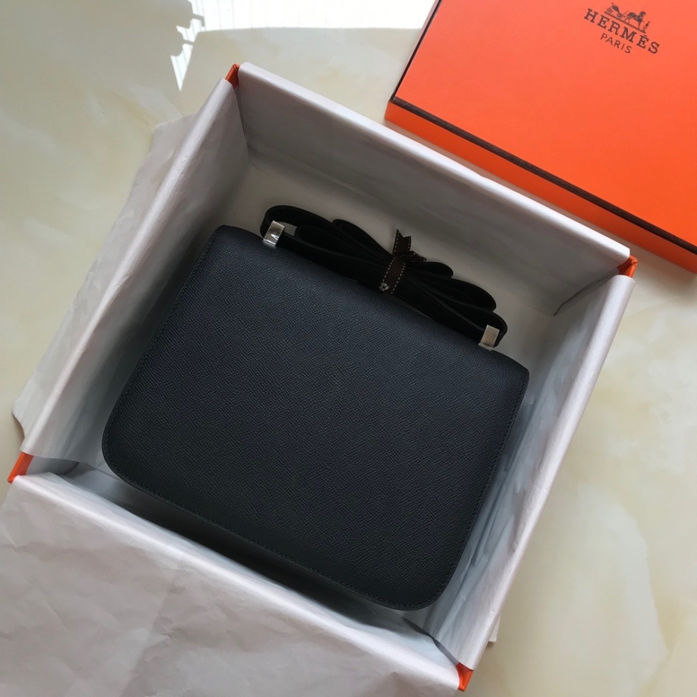 Hermes black large H-lock diagonal backpack is one of the most popular bag styles among the public