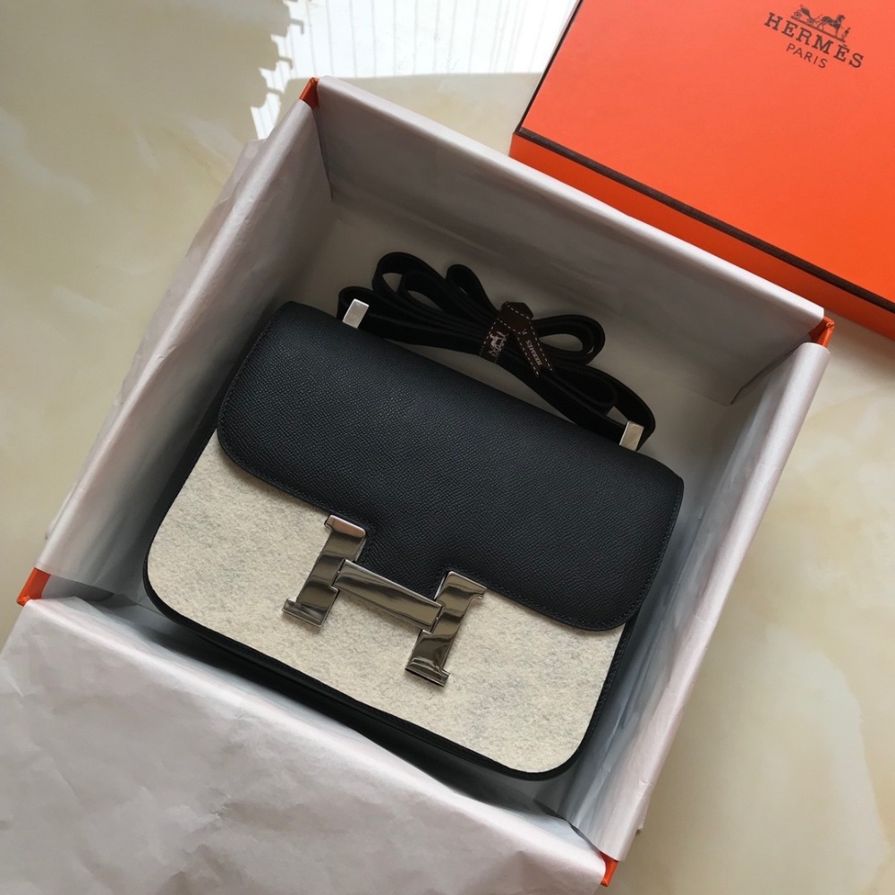 Hermes black large H-lock diagonal backpack is one of the most popular bag styles among the public