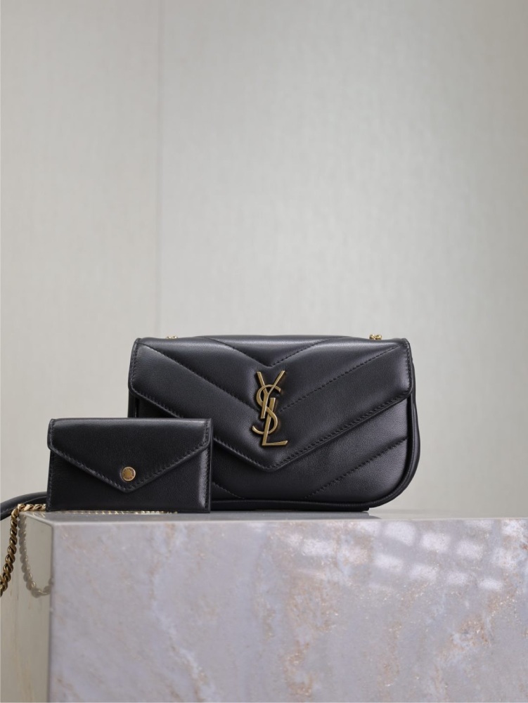 The new LouLou_ sheepskin style has a soft touch, and the entire bag is particularly exquisite and beautiful