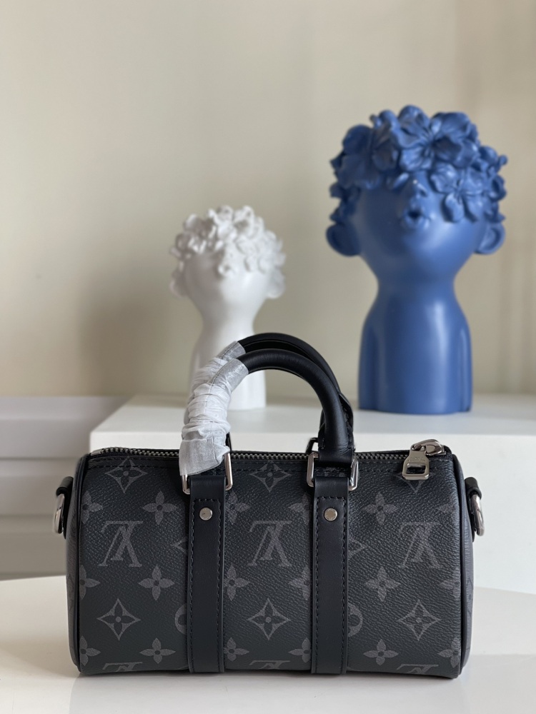 LV M45947 Keepall XS handbag, XS size is perfect for girls to carry, unisex, black presbyopia is very handsome