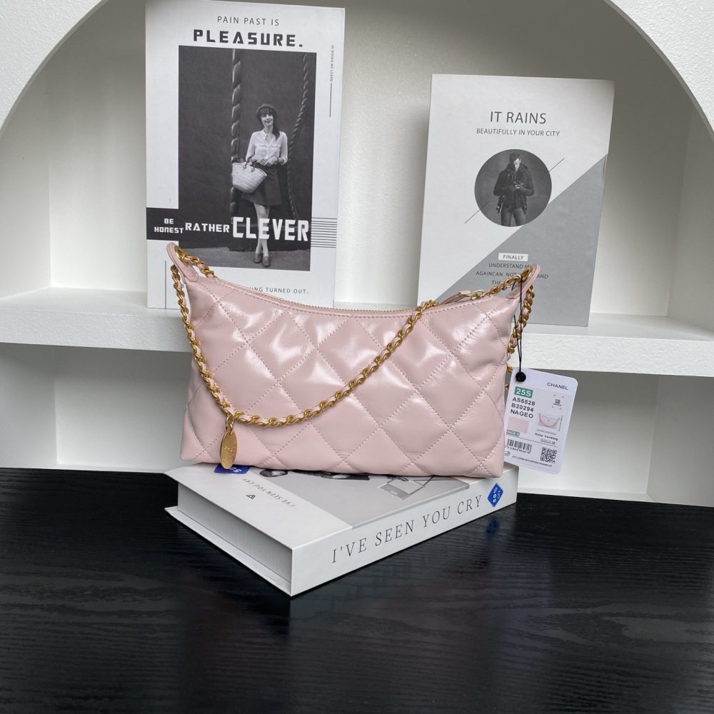 Chanel AS5528 25S Underarm Bag Hobo Full of Advanced Feeling Bag Type Super good-looking, lightweight and practical Strong Sheepskin with Metal Coin Chain