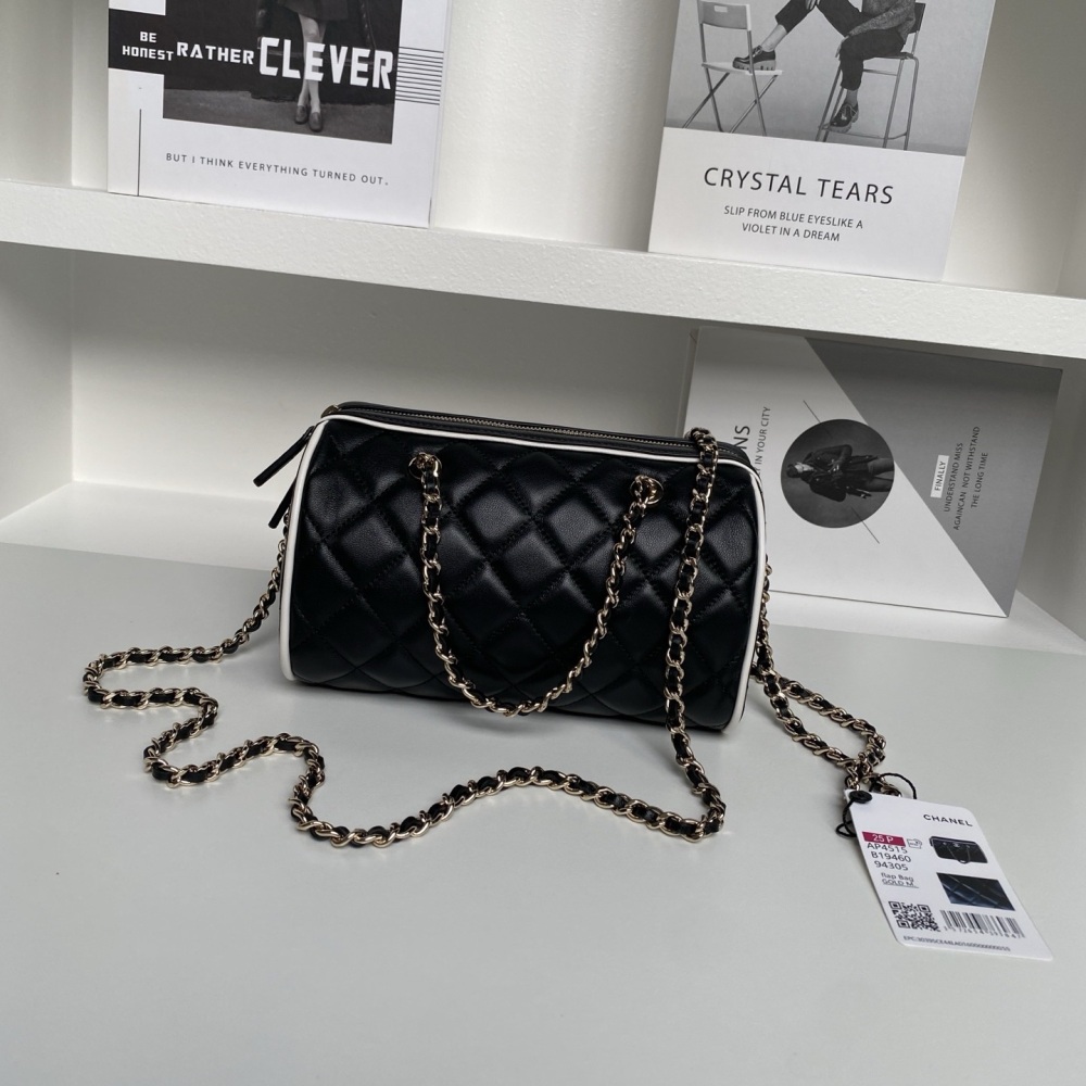Chanel AP4515 25P Spring/Summer Bowling Collection Full of High Grade Sheepskin with Golden Metal Chain Handbag