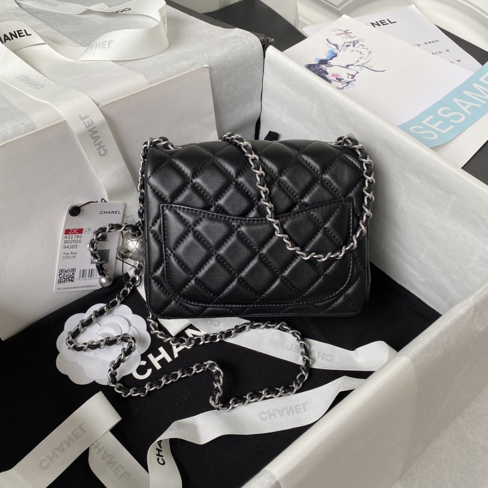 Chanel AS1786 Silver Chain Explosive CF Mini Cap Package Silver Ball Chain with a Small Golden Ball on the Chain, Too Exquisite and Perfect, Global Shortage