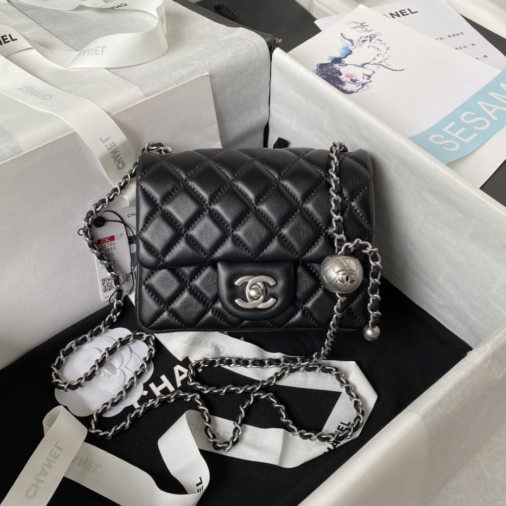 Chanel AS1786 Silver Chain Explosive CF Mini Cap Package Silver Ball Chain with a Small Golden Ball on the Chain, Too Exquisite and Perfect, Global Shortage