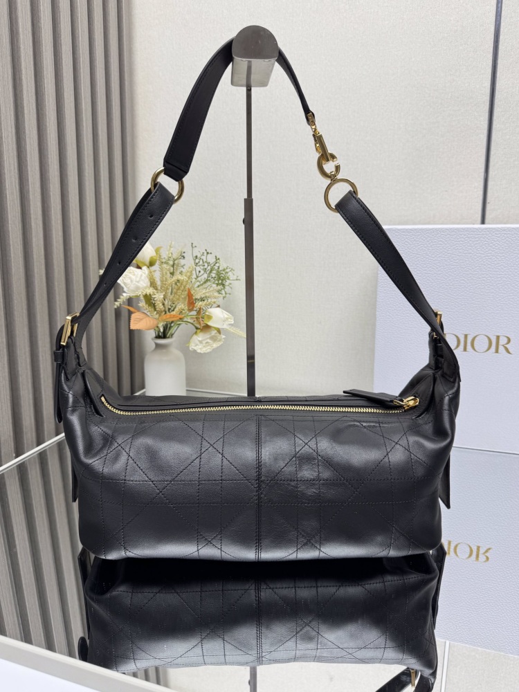 DIOR 2417 Journey Stray Bag Black Full Leather Medium This Season's New Product, Carefully Crafted from Plain Cowhide Leather, Adorned with Flat and Oversized Vine Pattern Thread, Shining Dior's Classic Pattern
