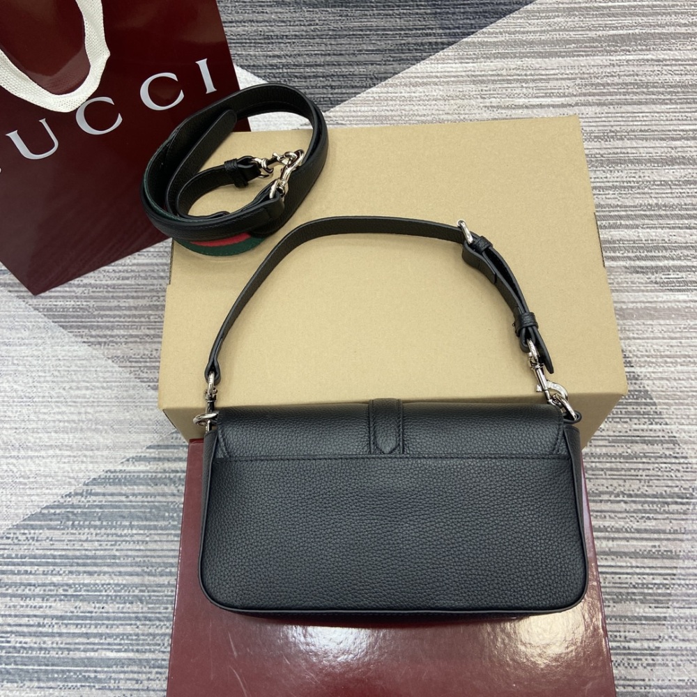 Gucci 2025 Spring/Summer Collection presents exciting new handbag creations