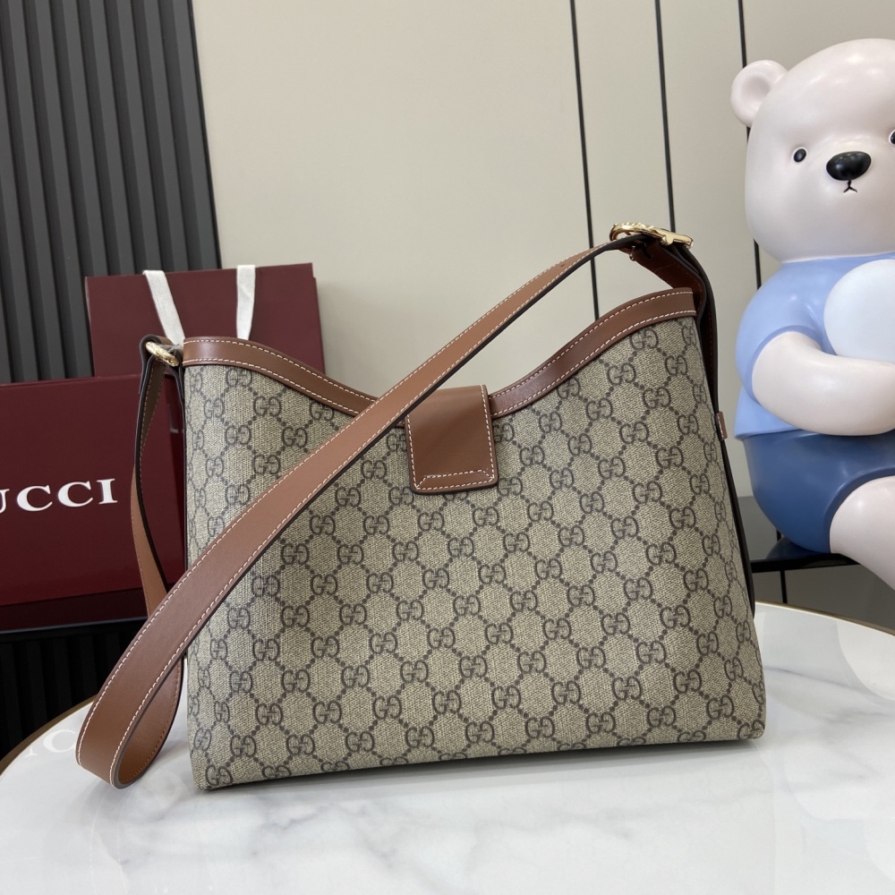Gucci【 New Product 】 Padlock series launches multiple fashionable bags with diverse carrying methods, adding color to the 2025 early autumn collection