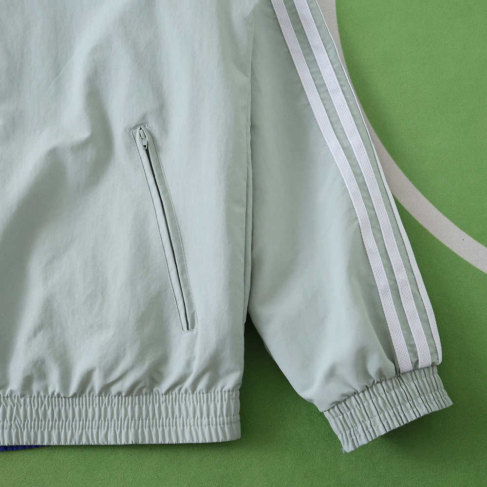 1986 France Wear on both sides windbreaker