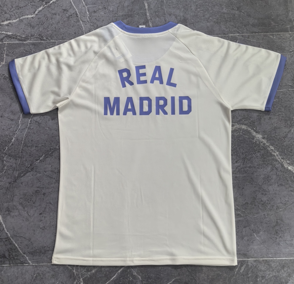 (S-3XL) 1:1 Copy Top Quality 2025/2026 Real Madrid retro T-shirt in off-white