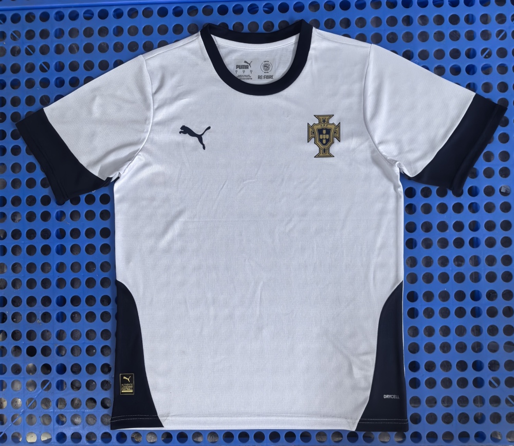 (S-3XL) 1:1 Copy Top Quality 2025/2026 Portugal's pre-match training uniform in white