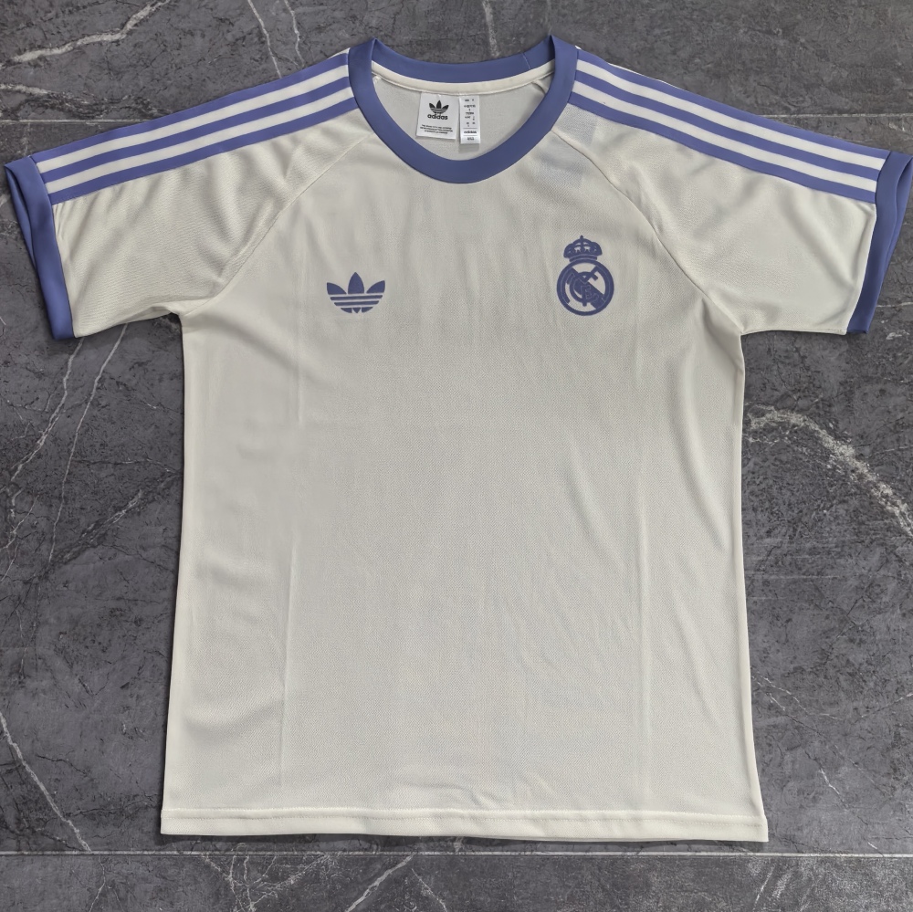 (S-3XL) 1:1 Copy Top Quality 2025/2026 Real Madrid retro T-shirt in off-white